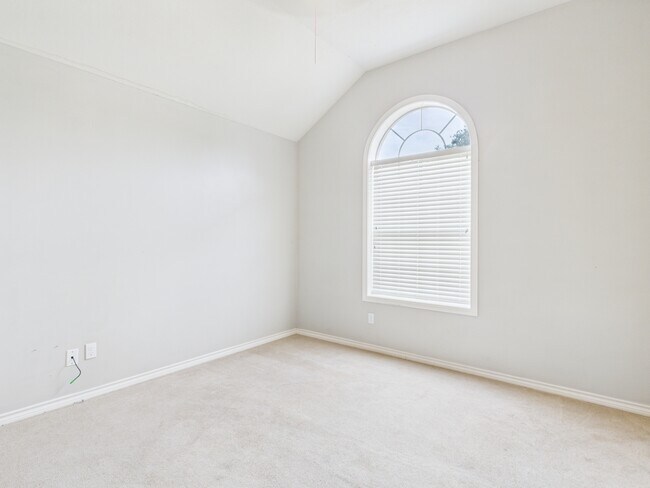 Building Photo - 3203 Von Trapp Ln