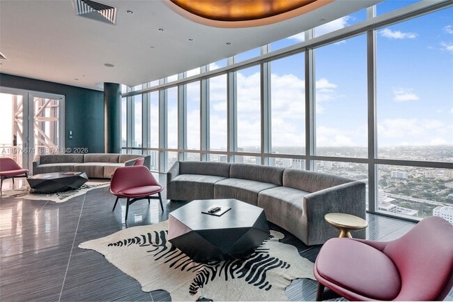 Building Photo - 851 NE 1st Ave