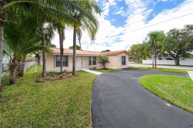 Building Photo - 5524 Cleveland St