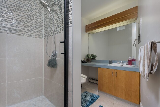 Building Photo - 132 State St