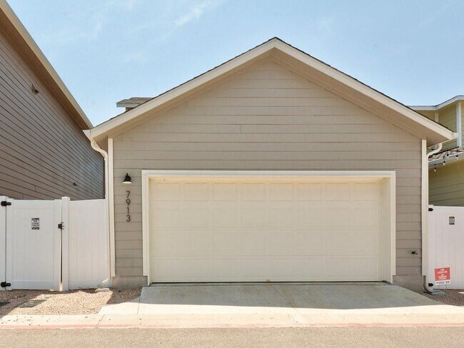 Building Photo - 7913 Mellencamp Dr