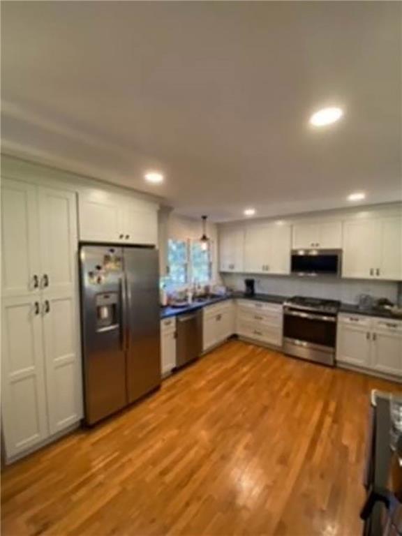 Building Photo - 2000 Fairway Cir NE