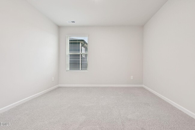 Building Photo - 5 and A Loft single family for sale