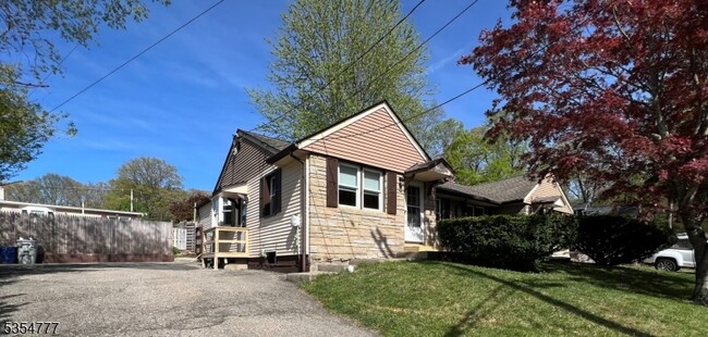 Building Photo - 5 Southard Rd