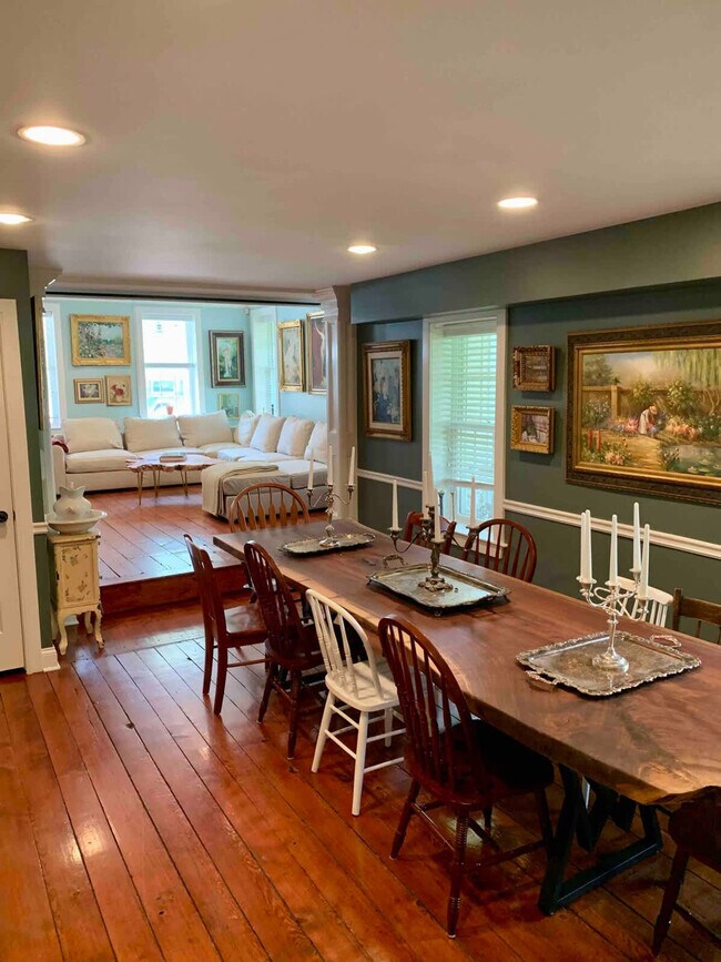 Building Photo - 15 Ferry St