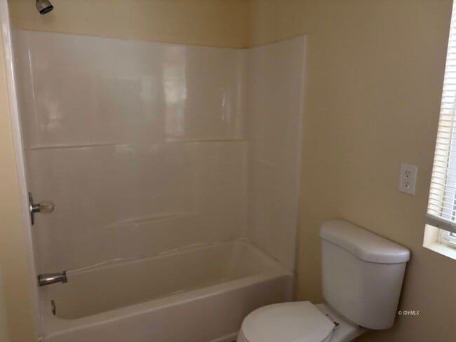 Building Photo - 52740 Pine Cove Rd