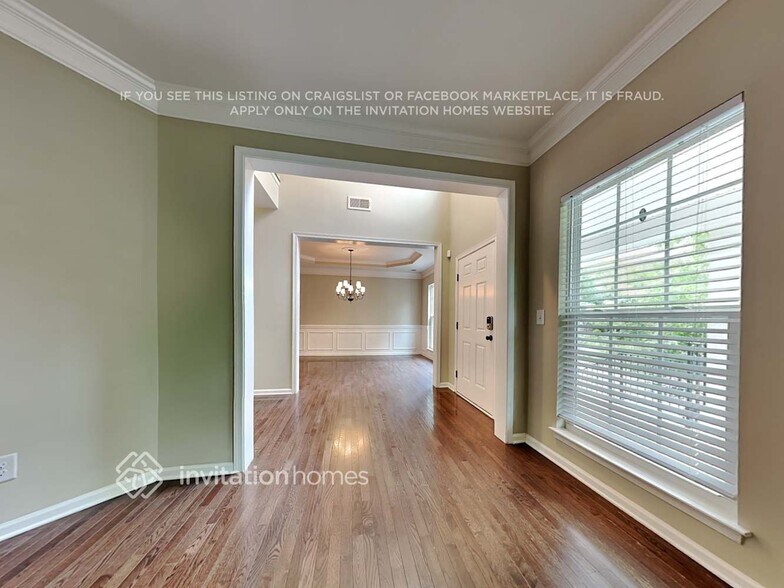 Building Photo - 10716 Drake Hill Dr