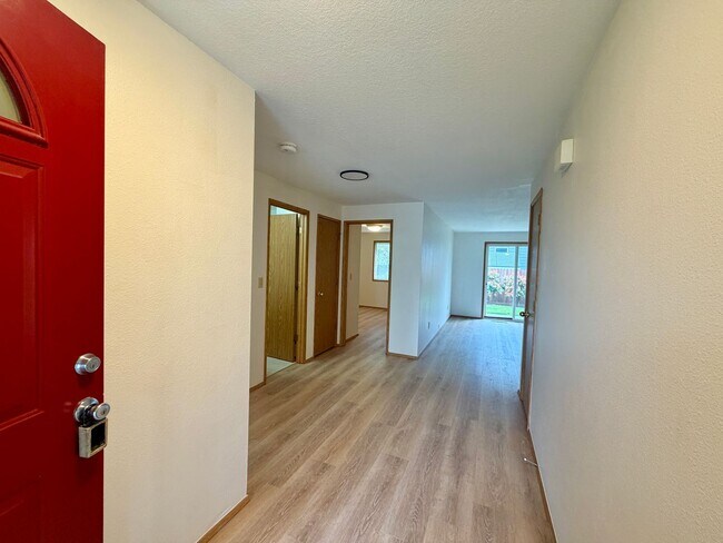 Building Photo - INQUIRE WITH IN FOR ANY MOVEIN SPECIALS Cute Ranch, Location Location in Prairie School district