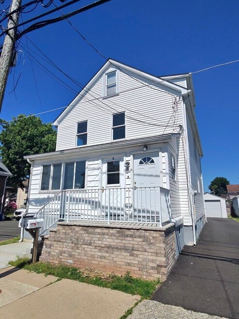 Building Photo - 51 Gladys Ave