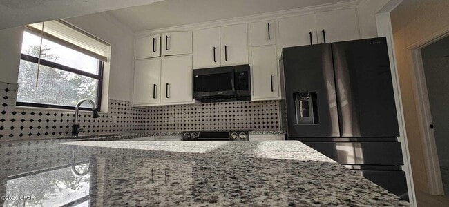 Building Photo - 137 Santee Dr