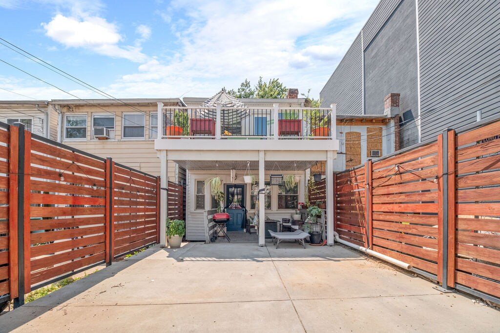 Building Photo - 1237 17th St NE