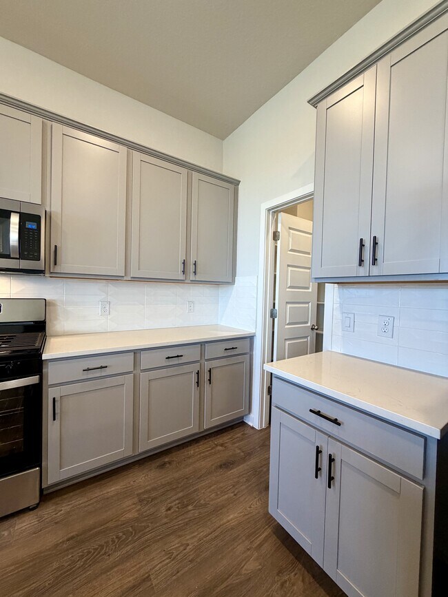 Building Photo - 14427 Inspiration Pt