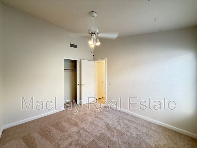 Building Photo - 766 E Baylor Ln