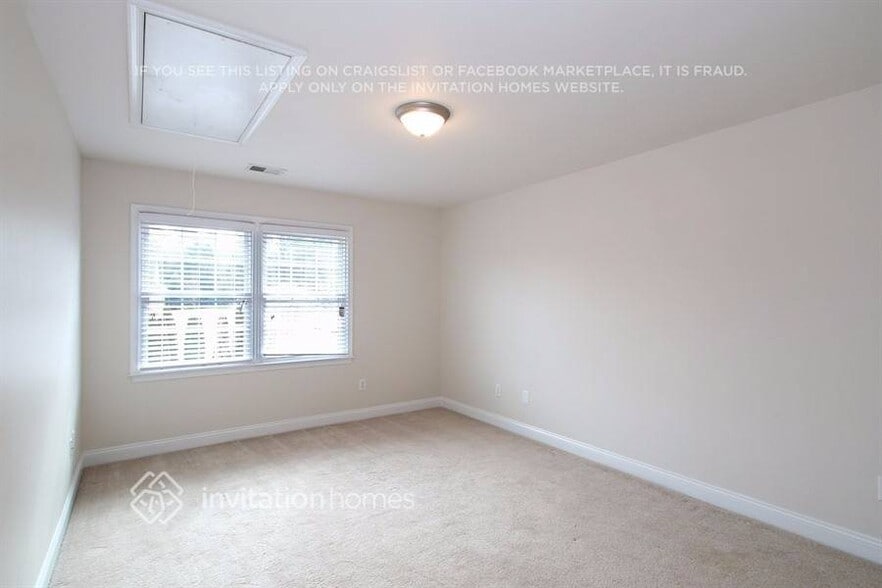 Building Photo - 5633 Legacy Cir