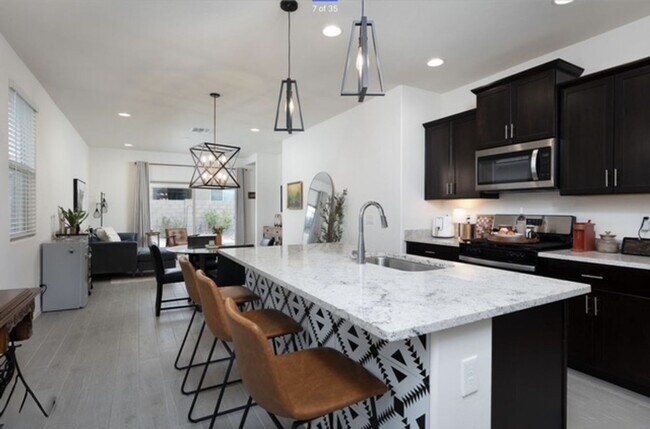 Building Photo - Beautifully Upgraded 4 - Bedroom 2 - Bath ...