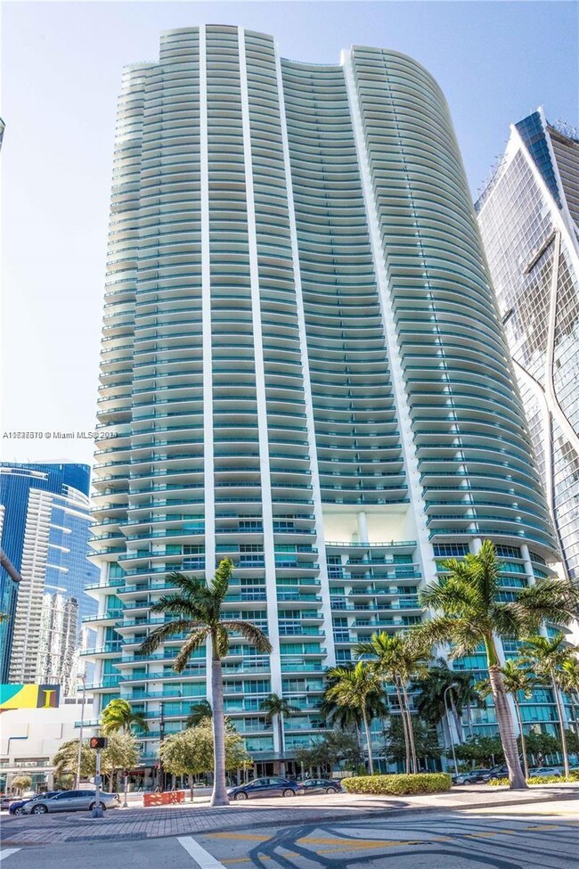 Building Photo - 900 Biscayne Blvd