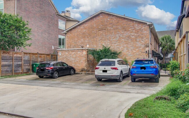 Building Photo - 1713 Huldy St