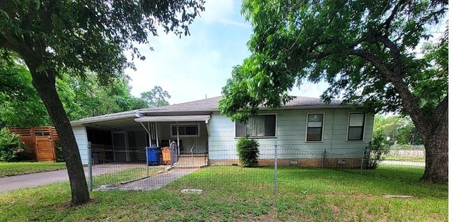 Building Photo - 1028 Ellingson Ln
