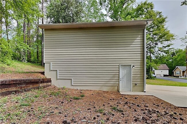 Building Photo - 7796 Mountain Creek Way