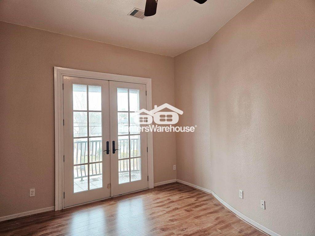 Building Photo - 5027 Creekmont Dr