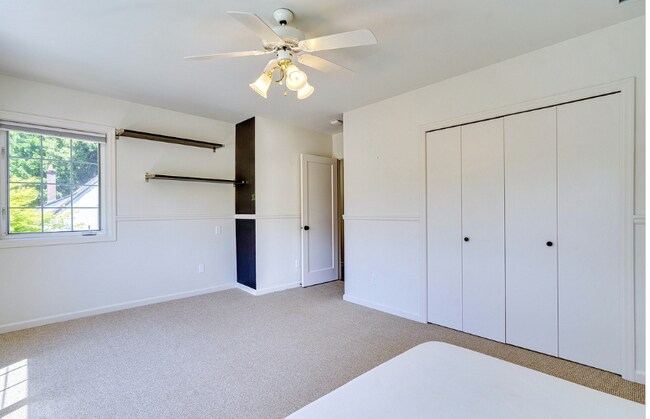 Building Photo - 616 SE Andover Pl