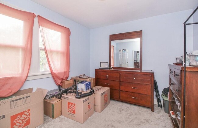 Building Photo - 4027 W 210th St