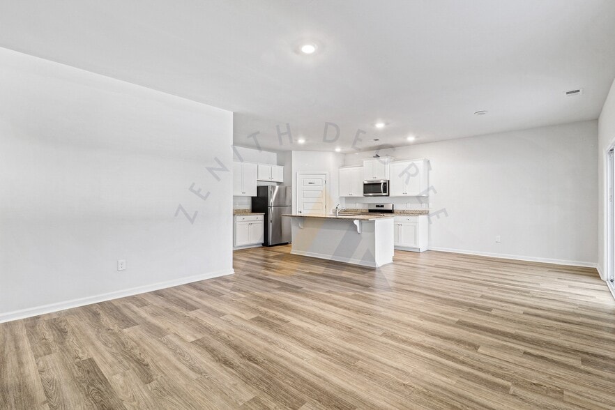 Building Photo - 120 Hiatus Ct