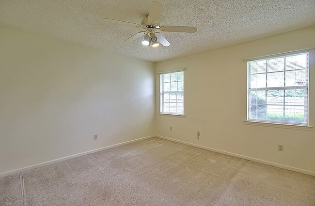 Building Photo - 784 Inwood Dr