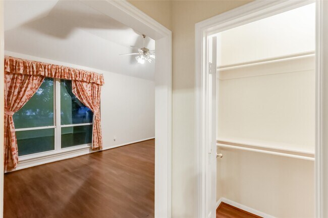 Building Photo - 3931 Shadow Trace Cir