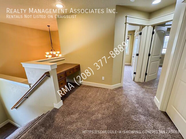 Building Photo - 919 E Boise Ave