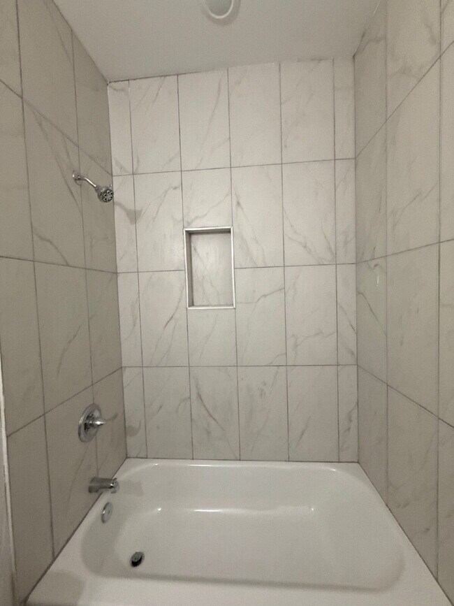 Building Photo - Fully Renovated Spacious 3BR in South Memphis – Section 8 Welcome