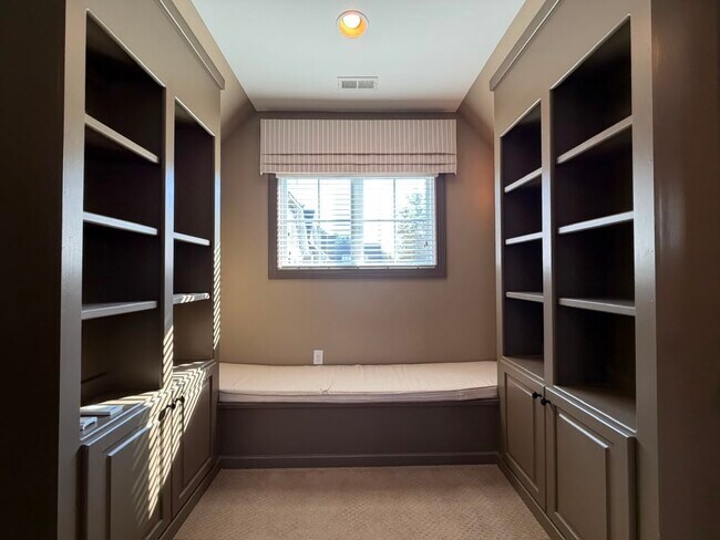 Building Photo - 15124 Sapphire Hill Ln