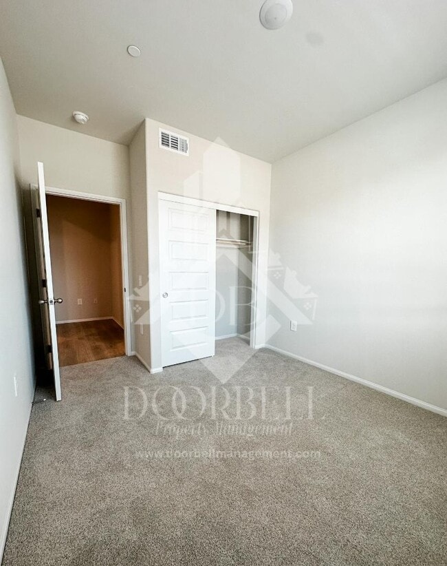 Building Photo - 2097 Mandarin Ln
