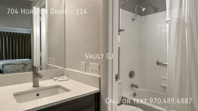 Building Photo - 704 Horizon Dr