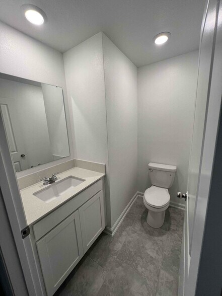 Building Photo - 3141 Laurent Lp