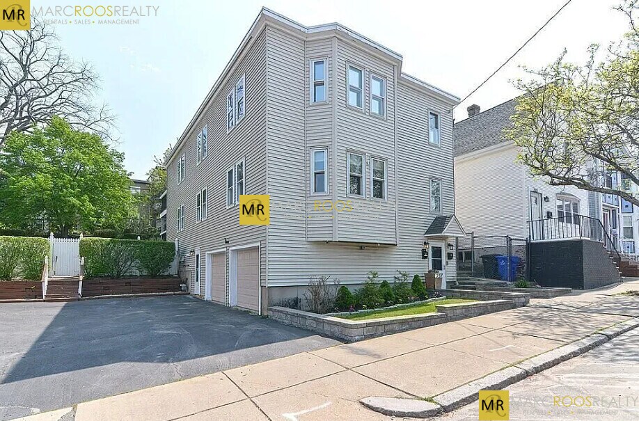 Building Photo - 237 Trenton St