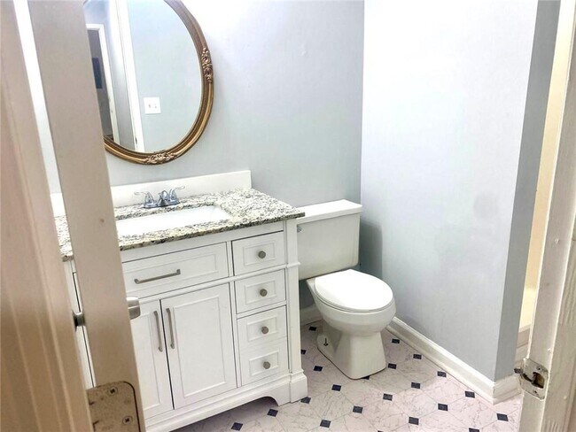 Building Photo - 8055 S Bay Ct