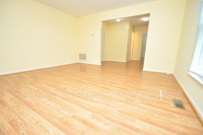 Building Photo - 6104 Deerwood Pl