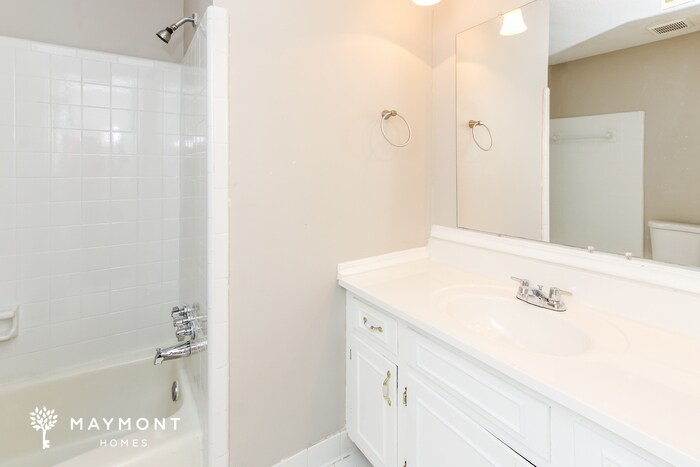 Building Photo - 213 Guild Hall Dr