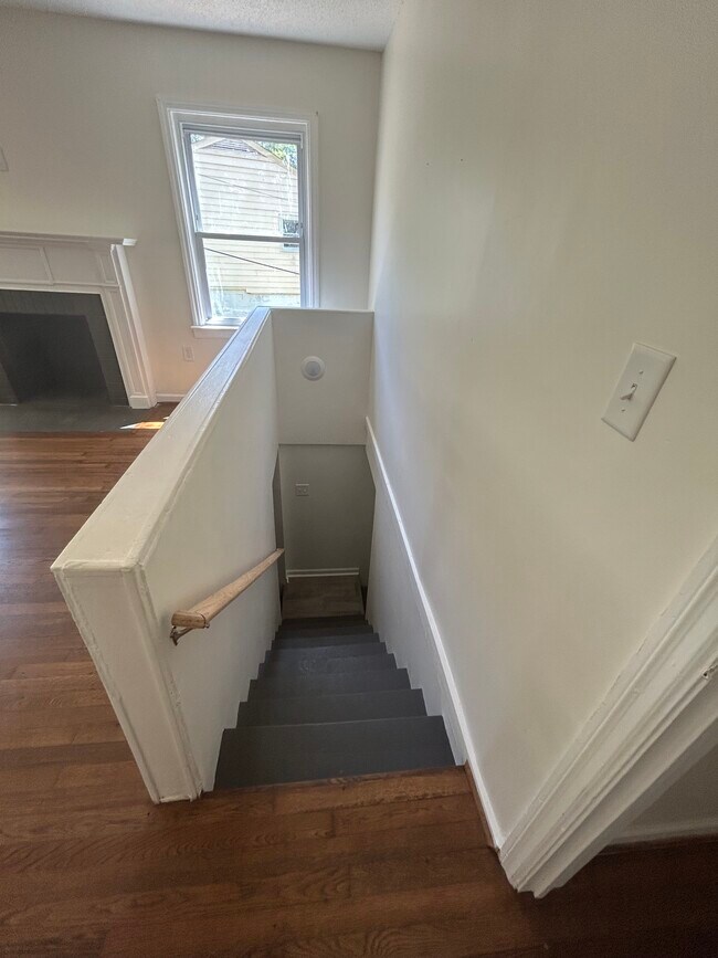 Building Photo - Belcrest