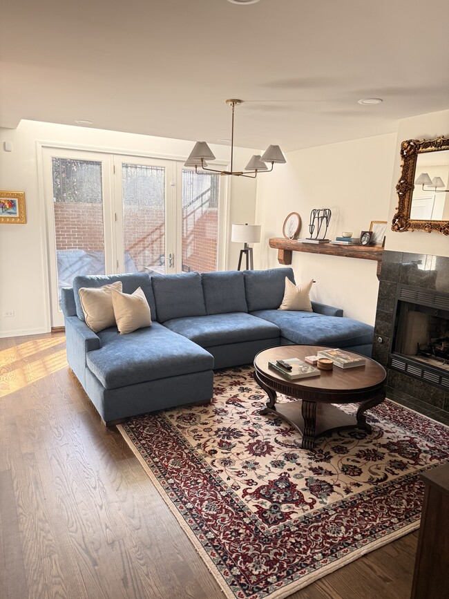 Building Photo - 2416 W Thomas St