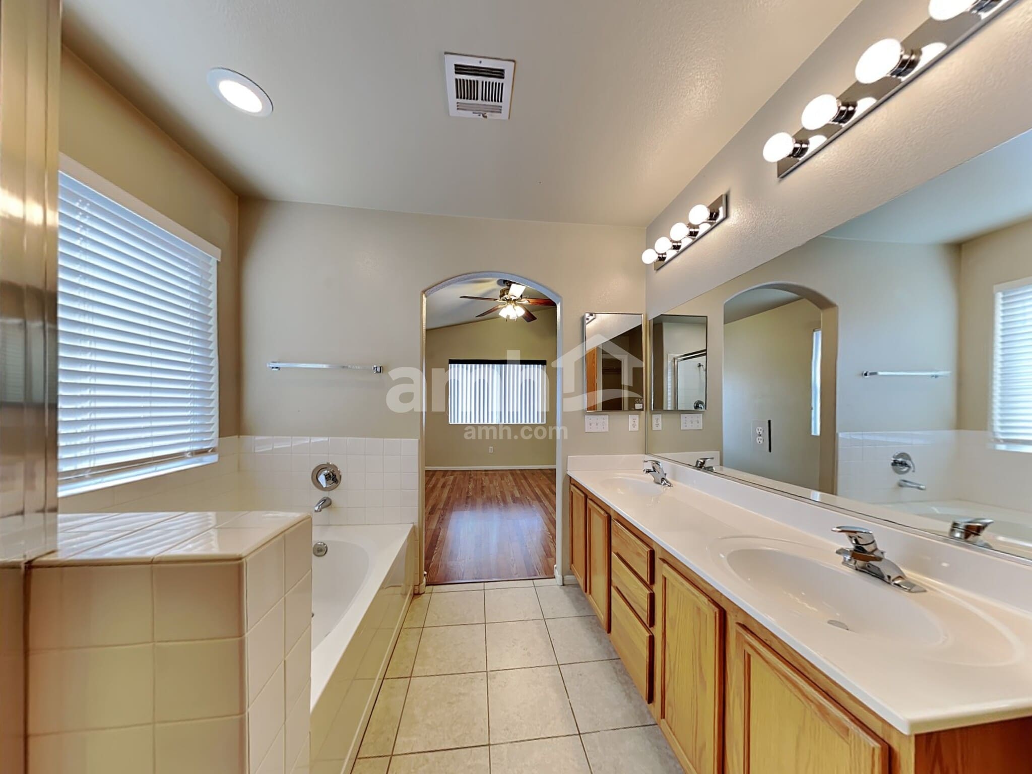 Building Photo - 909 Ortega Hill