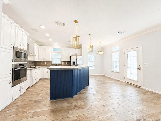 Building Photo - 35 NE Nautical Dr