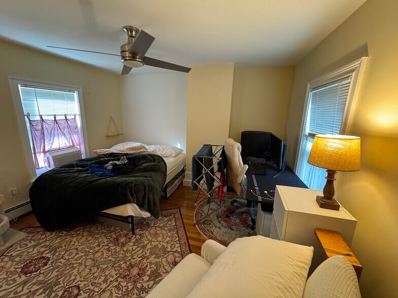 Building Photo - 65 Walden St