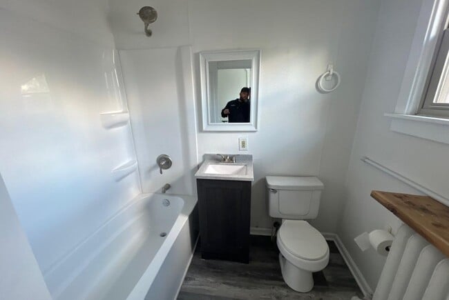 Building Photo - 508 Oneida St