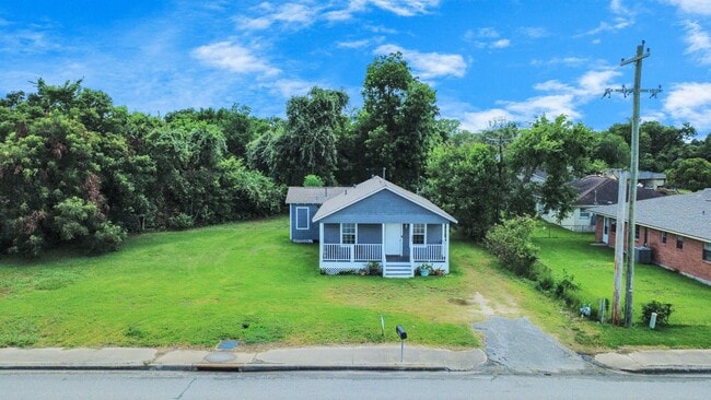 Building Photo - 221 3rd St N