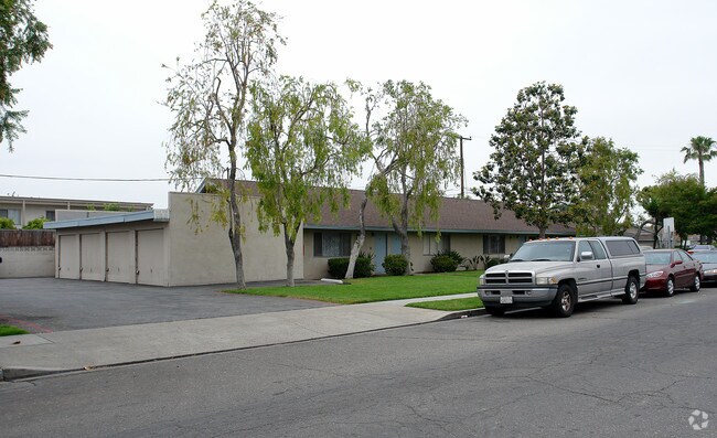 Kamia Village Garden Apartments - Kamia Village