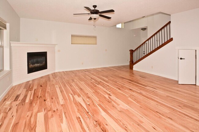 Building Photo - 3 Bedroom 2.5 Bathroom Home in Southeast Boise