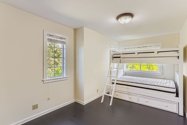 Building Photo - 4bd/3.25ba Kirkland house