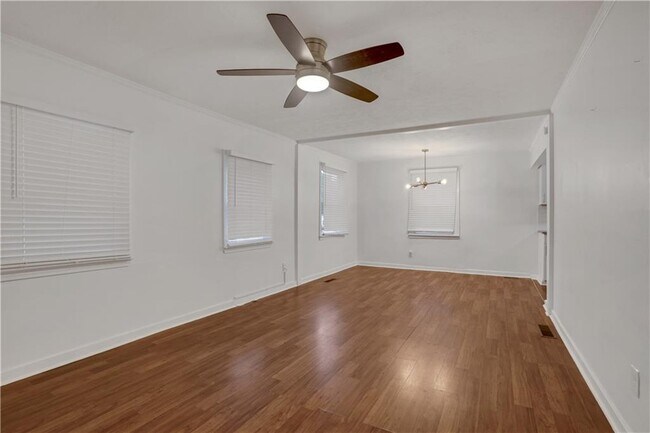 Building Photo - 1367 Kenilworth Dr SW